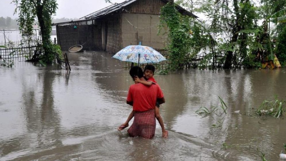 আসামে বন্যায় মৃত্যুর সংখ্যা বেড়ে ৭৫