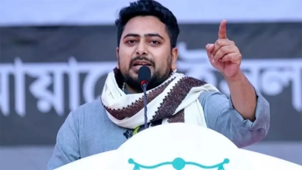বর্তমান সরকার পুরোনো স্বৈরাচারের পথেই হাঁটছে: নাহিদ