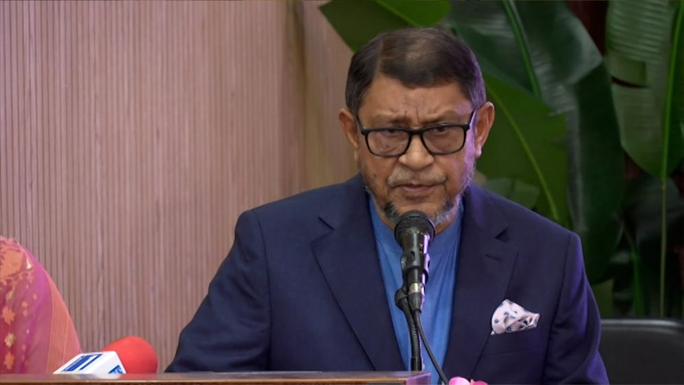 অন্তঃসত্ত্বা মায়েদের সিজারের ক্ষেত্রে ডাক্তারদের নিরুৎসাহিত করার আহ্বান স্বাস্থ্যমন্ত্রীর