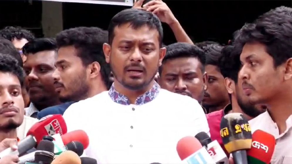 আলিফের চোখটা ফিরিয়ে দিন, আমরা চুপ হয়ে যাব: নাসীরুদ্দীন পাটওয়ারী