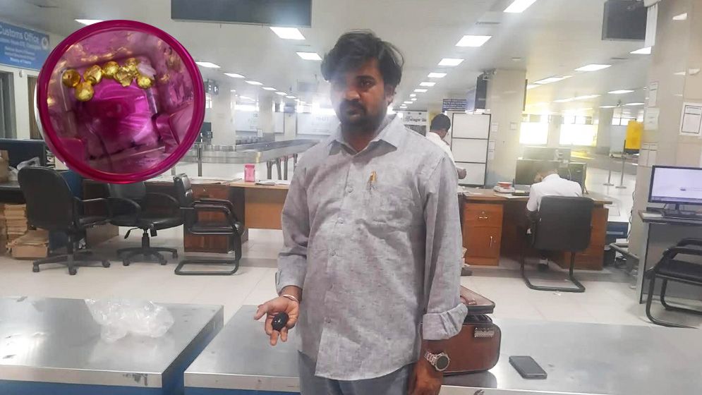 শাহ আমানত বিমানবন্দরে ক্যাপসুলসদৃশ কোটি টাকা মূল্যের স্বর্ণসহ ভারতীয় যাত্রী আটক