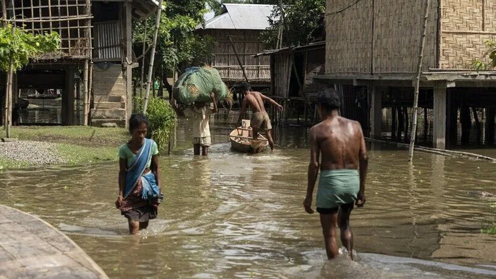 আসামে বন্যায় মৃতের সংখ্যা বেড়ে ৮২