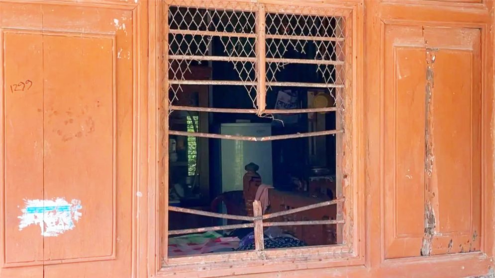 ফরিদপুরে রাতে বাড়ির জানালা ভেঙে স্কুলছাত্রীকে অপহরণ, সংঘবদ্ধ ধর্ষণের অভিযোগ