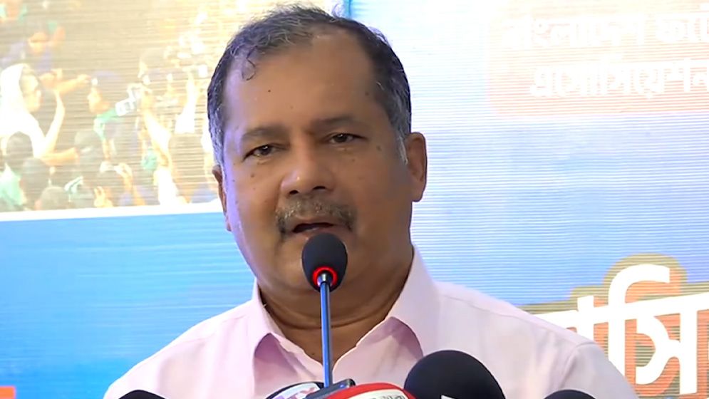 সরকার সংসদেই জাতীয় সমস্যা সমাধানের চেষ্টা করছে