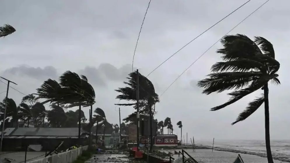 দুপুরের মধ্যে ৩ অঞ্চলে বজ্রবৃষ্টির পূর্বাভাস