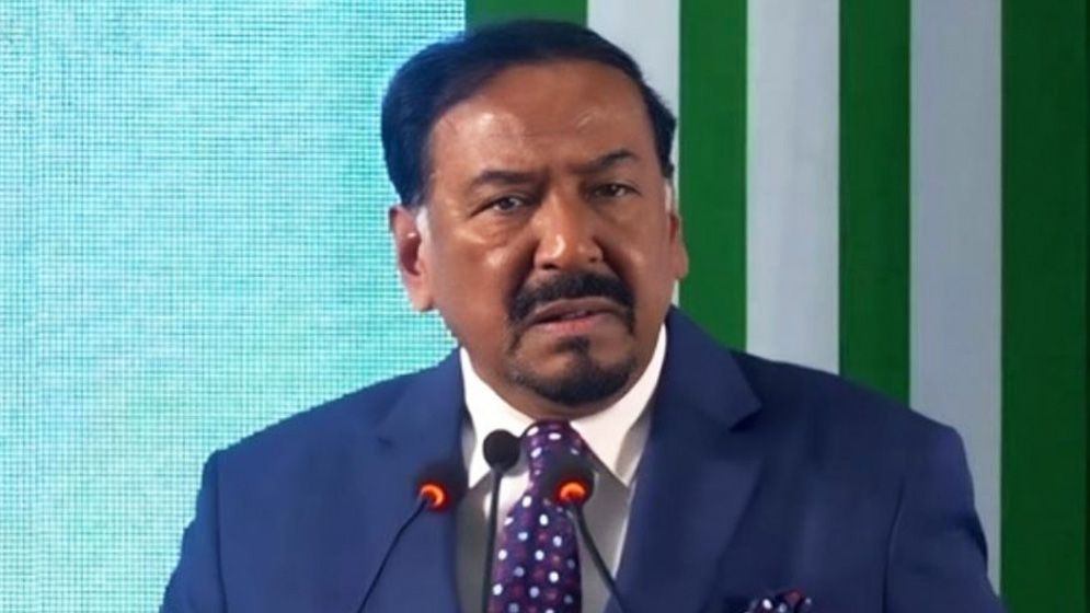 রাষ্ট্রীয় অনুষ্ঠানে বিশৃঙ্খলা দেখে ‘বিব্রত-ক্ষুব্ধ’ রাষ্ট্রপতি