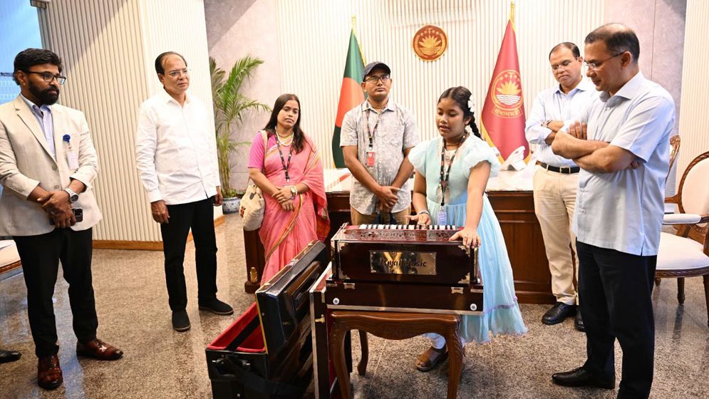 অনুশ্রীর স্বপ্নপূরণ করলেন প্রধানমন্ত্রী