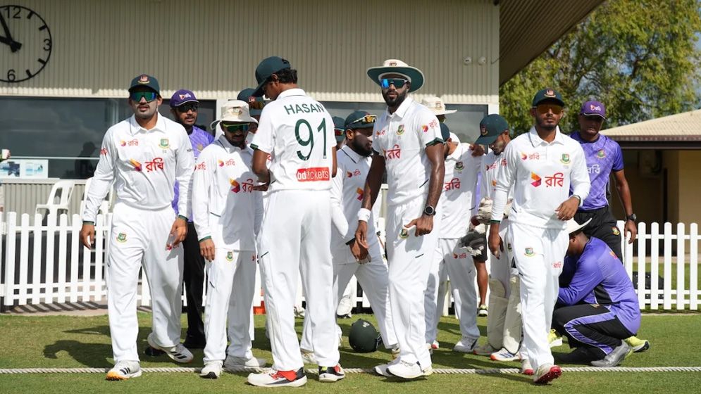 ৭৩ রানে পিছিয়ে থেকে দ্বিতীয় দিন শেষ করল বাংলাদেশ