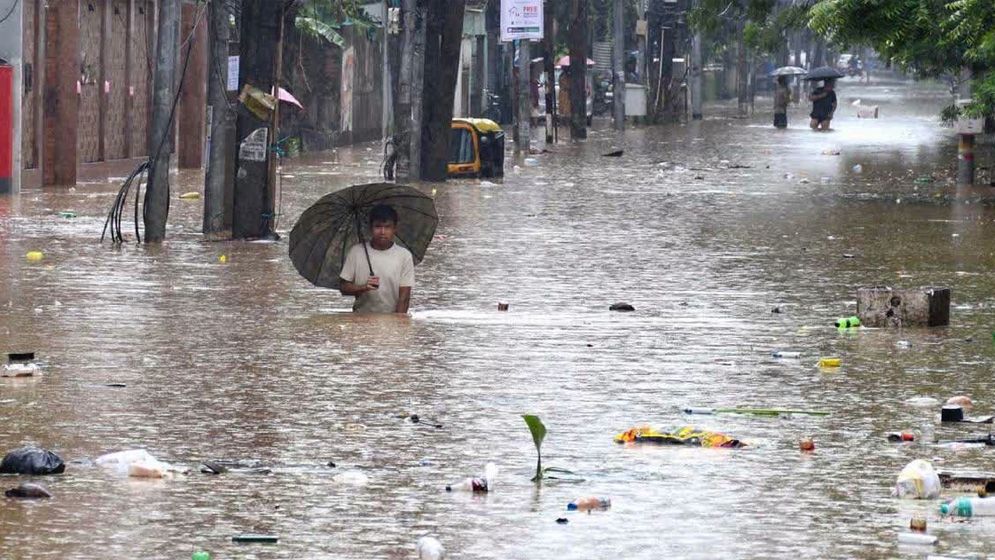 আসামে বন্যা পরিস্থিতি এখনও উদ্বেগজনক, প্রাণহানি প্রায় শত ছুঁই