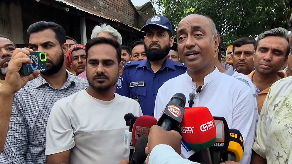 সকল সিন্ডিকেট ভেঙে, প্রান্তিক কৃষক যেন লাভবান হয় সেই উদ্যোগ গ্রহণ করবে সরকার