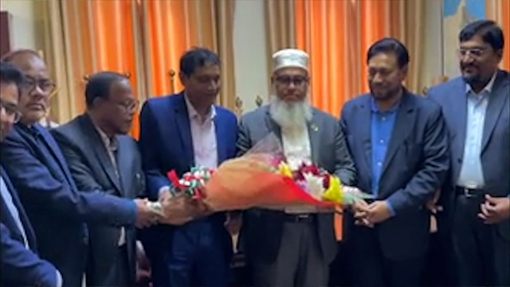 ওমানে বাংলাদেশ দূতাবাসের চার্জ দ্য অ্যাফেয়ার্সের সাথে সোশ্যাল ক্লাবের মতবিনিময়