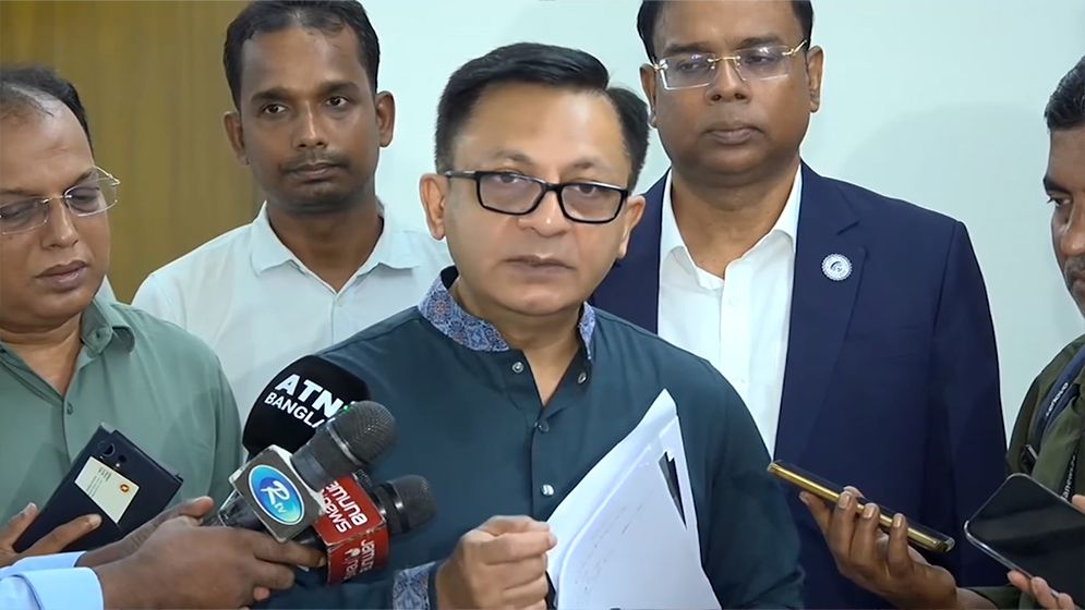 বিনিয়োগবান্ধব পরিবেশ নিশ্চিতে সরকার কাজ করছে: বাণিজ্যমন্ত্রী
