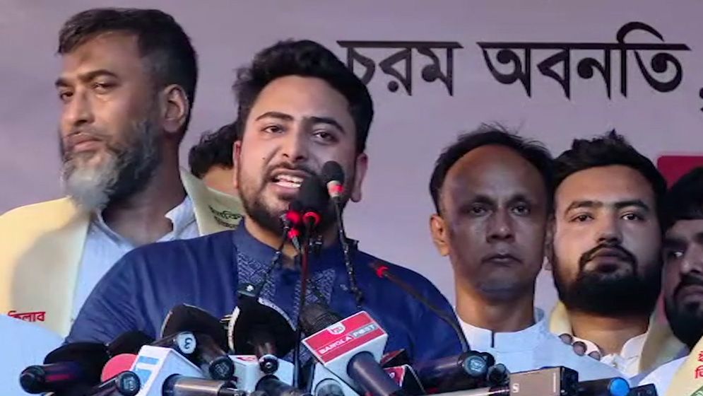 ৫ মাসে লোডশেডিংয়ের ইতিহাস ভেঙেছে সরকার, দেশে গ্যাস-বিদ্যুৎ নেই: নাহিদ