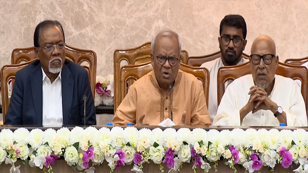 রাতারাতি সব পুনর্গঠন করা সম্ভব না; প্রতিশ্রুতি বাস্তবায়নে কমতি নেই প্রধানমন্ত্রীর