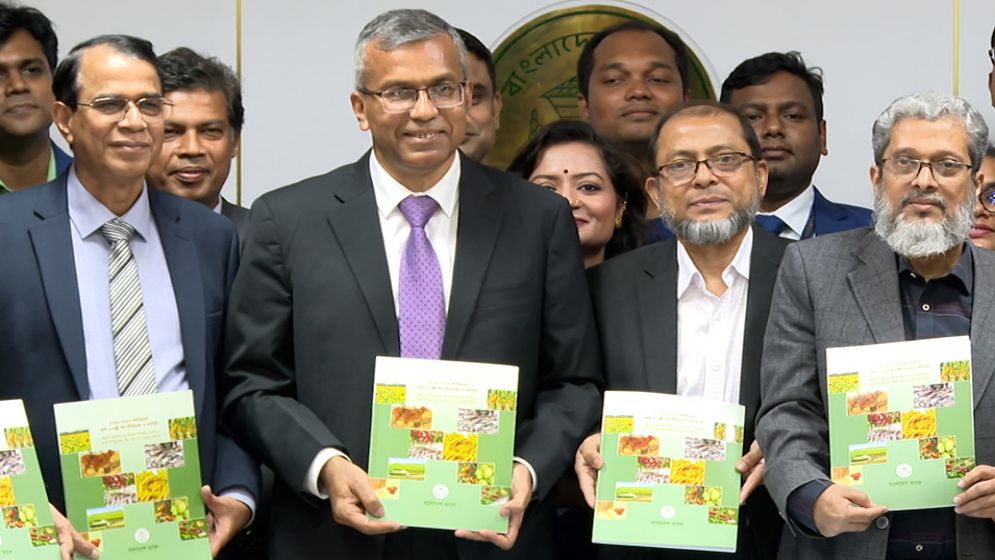 চলতি অর্থবছরে কৃষি ও পল্লী ঋণের লক্ষ্যমাত্রা ৬০ হাজার কোটি টাকা