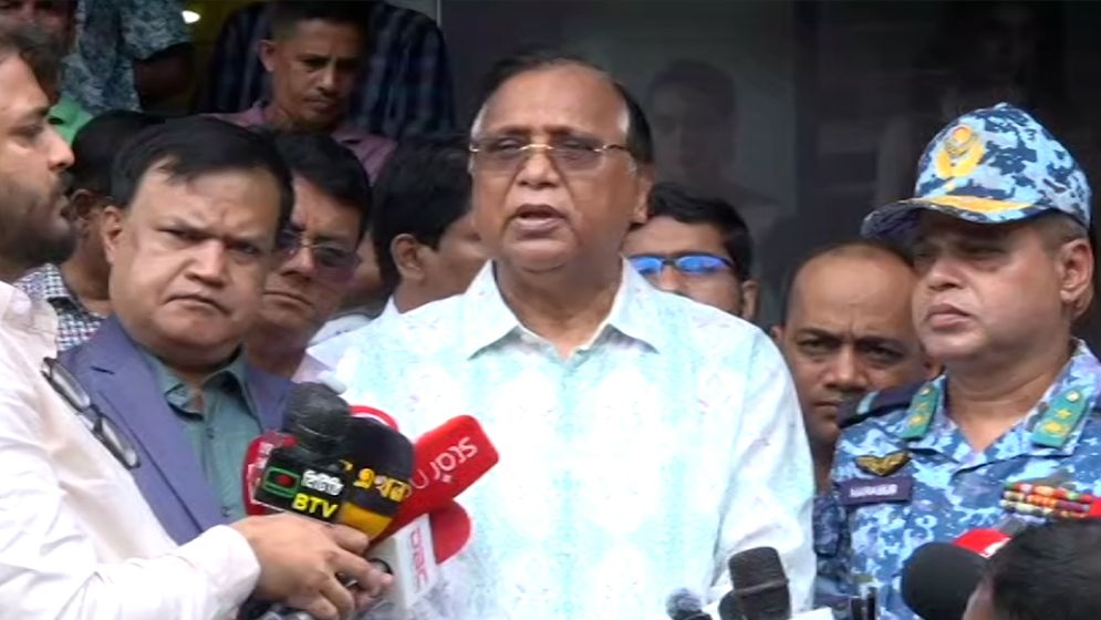 সায়েন্সল্যাবে ডিএসসিসির পরিচ্ছন্নতা অভিযান, মশার লার্ভা পাওয়ায় ১ লাখ টাকা জরিমানা