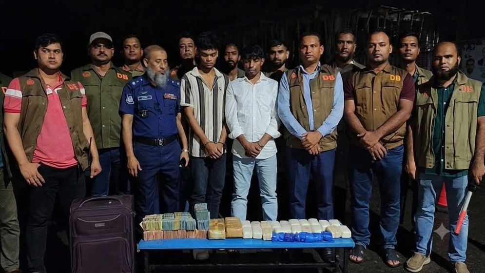 গোপালগঞ্জে ৬৪ হাজার পিচ ইয়াবাসহ ২ মাদক ব্যবসায়ী গ্রেফতার