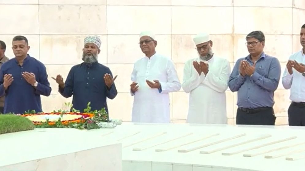 জিয়াউর রহমান ও খালেদা জিয়ার সমাধিতে নব নির্বাচিত রাষ্ট্রপতির শ্রদ্ধা