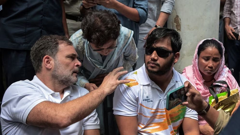 রাহুল গান্ধীর ৬ ঘণ্টার অবস্থানের পর এফআইআর নিলো দিল্লি পুলিশ
