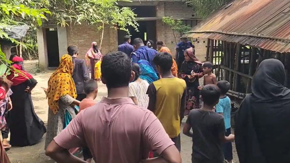 ঝিনাইদহে গরু চুরির অভিযোগে গণপিটুনিতে নিহত ১