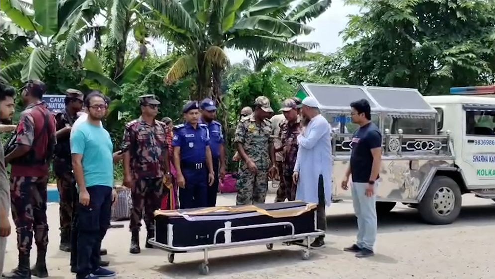 দেশে পৌঁছালো সাতক্ষীরার আলিমুজ্জামান সাজুর মরদেহ