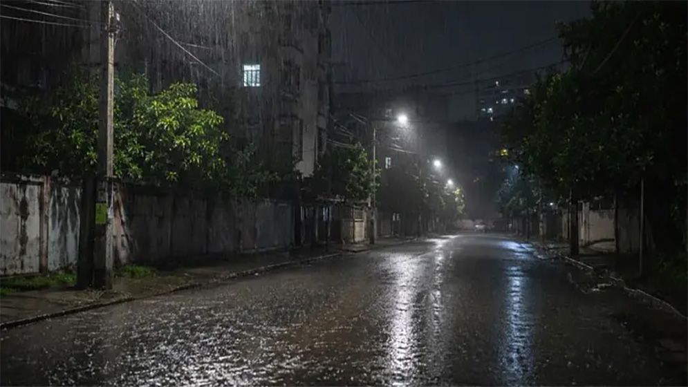 রাতে ঢাকায় হালকা বৃষ্টির পূর্বাভাস