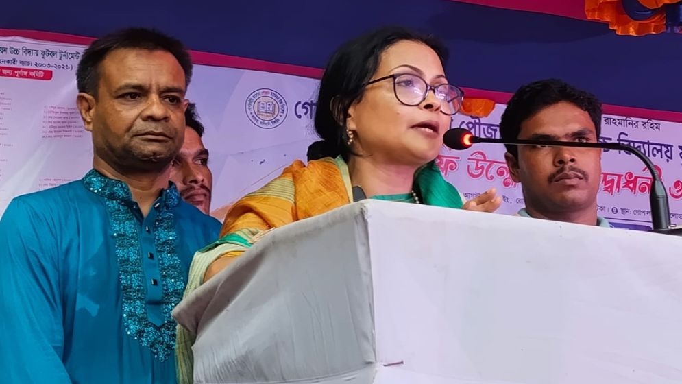 মাদক থেকে যুব সমাজকে সুস্থ ধারায় ফিরিয়ে আনতে পারে খেলাধুলা: ব্যারিস্টার সারওয়াত সিরাজ শুক্লা