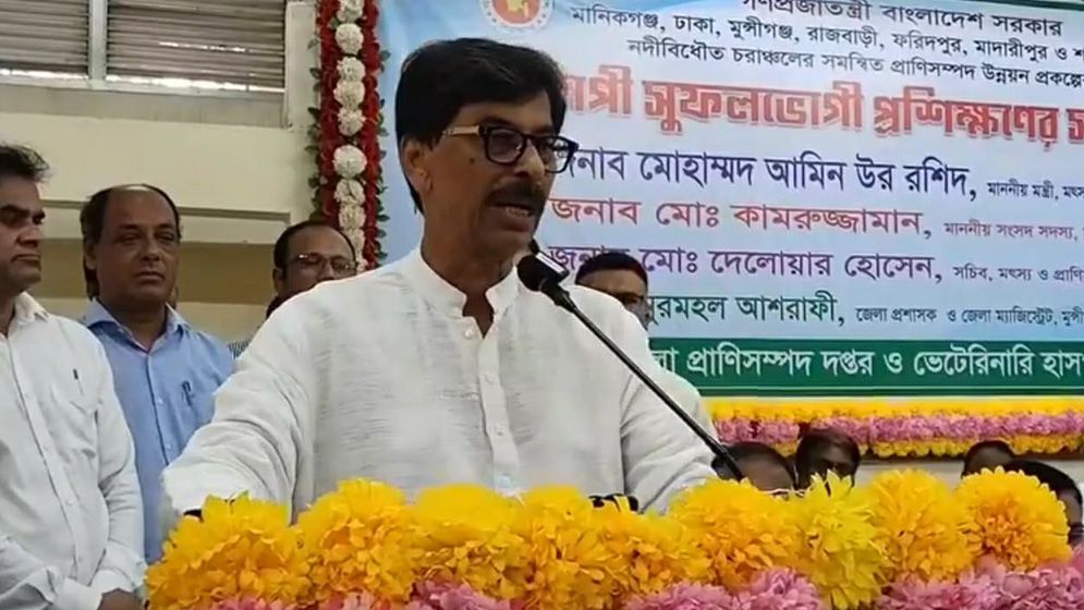 প্রয়োজনের চেয়ে বেশি সার মজুদ রয়েছে, কৃত্রিম সংকট তৈরির চেষ্টা করছে দুই নম্বর পক্ষ