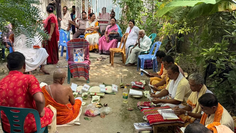 রংপুরে ৪ খুনের ঘটনায় মৃতদের শ্রাদ্ধ সম্পন্ন