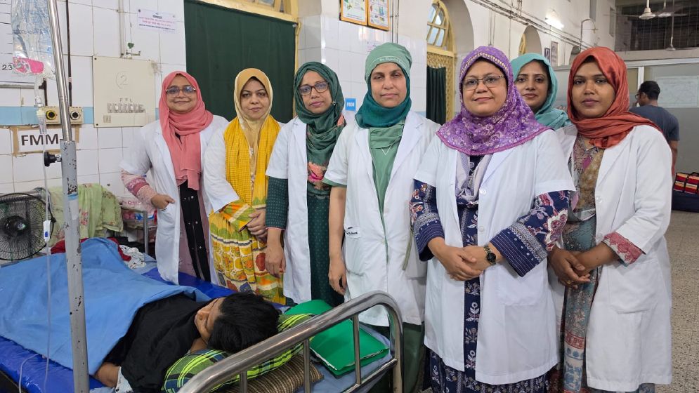 মাতৃগর্ভে যমজ শিশুর ত্রুটিপূর্ণ রক্তসঞ্চালন বন্ধের সফল অপারেশন