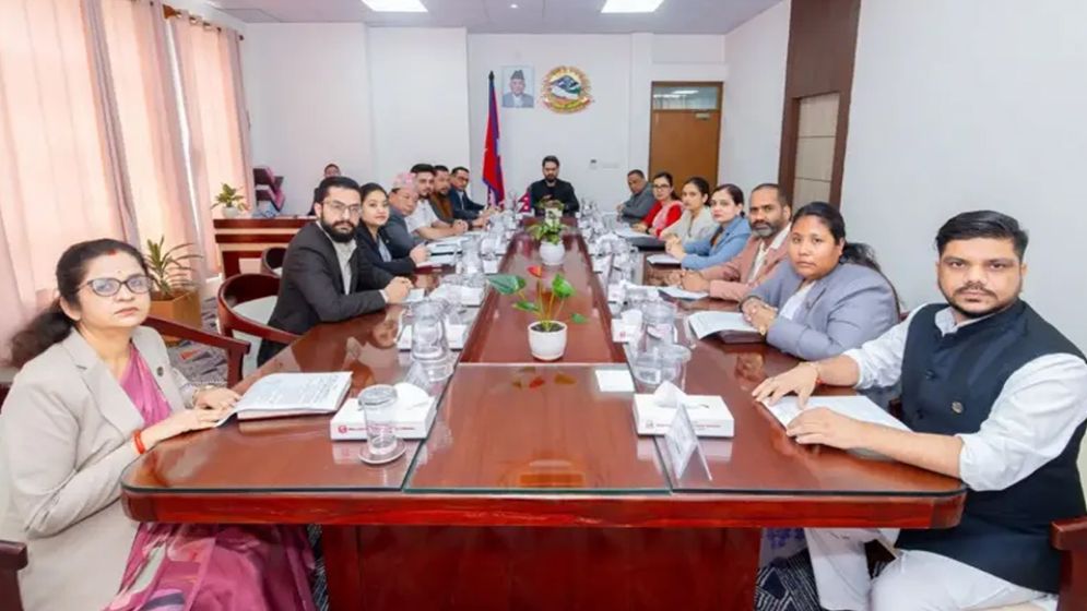 দুর্যোগ তহবিলে এক মাসের বেতন দেওয়ার সিদ্ধান্ত নেপালের মন্ত্রীদের