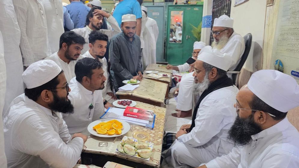 ব্রাহ্মণবাড়িয়ায় মাদ্রাসাশিক্ষকদের সঙ্গে সৌজন্য সাক্ষাৎ করলেন এনসিপি নেতারা