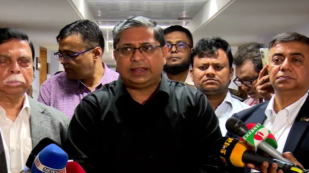 ২ লাখ বাংলাদেশি শ্রমিক নেবে মালয়েশিয়া: স্থানীয় সরকার প্রতিমন্ত্রী