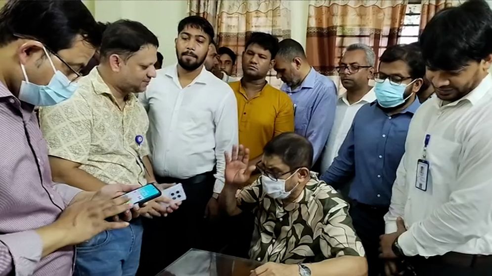 ফরিদপুরে দুই হাসপাতালে স্বাস্থ্যমন্ত্রীর পরিদর্শন; ৪ স্বাস্থ্যকর্মীকে বদলি