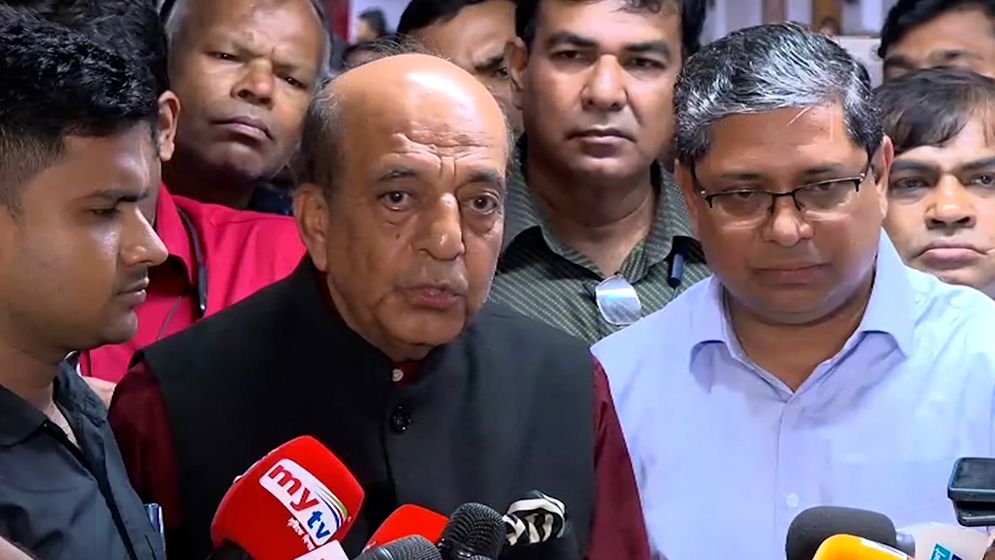 বাংলাদেশ-ভারত সম্পর্ক অতীতে আটকে থাকার সুযোগ নেই: দীনেশ ত্রিবেদী