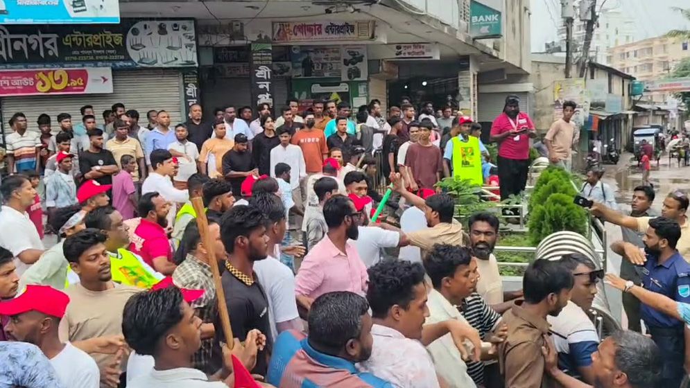 মুন্সিগঞ্জে বিএনপির প্রতিষ্ঠাবার্ষিকীতে দু’গ্রুপের সংঘর্ষ, ওসিসহ আহত ১০