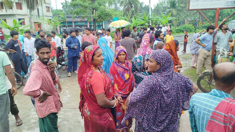 সাতক্ষীরায় সড়কের পাশের নর্দমা থেকে নারীর মরদেহ উদ্ধার