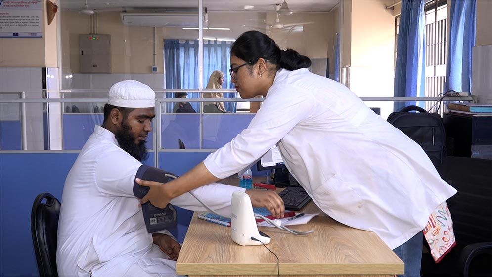 উচ্চ রক্তচাপের ঝুঁকিতে দেশের ৪৩% তরুণ: গবেষণা