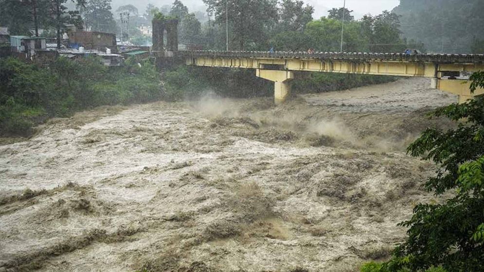 বৃষ্টি ও ধসে বিপর্যস্ত উত্তরাখণ্ডে ৭ জনের মৃত্যু, বন্ধ ১৭২ সড়ক