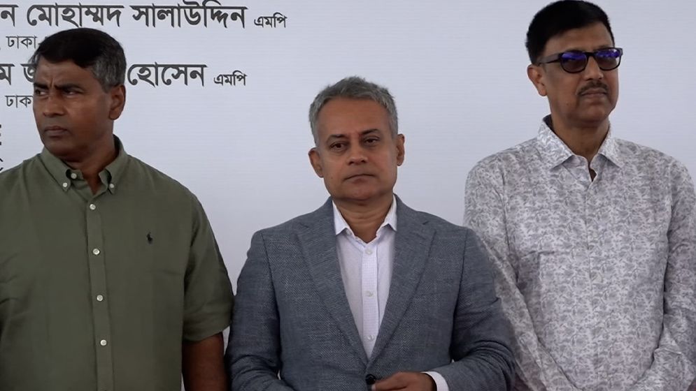 দুই লেনবিশিষ্ট দুটি সার্ভিস সেতু উদ্বোধন করলেন সেতুমন্ত্রী