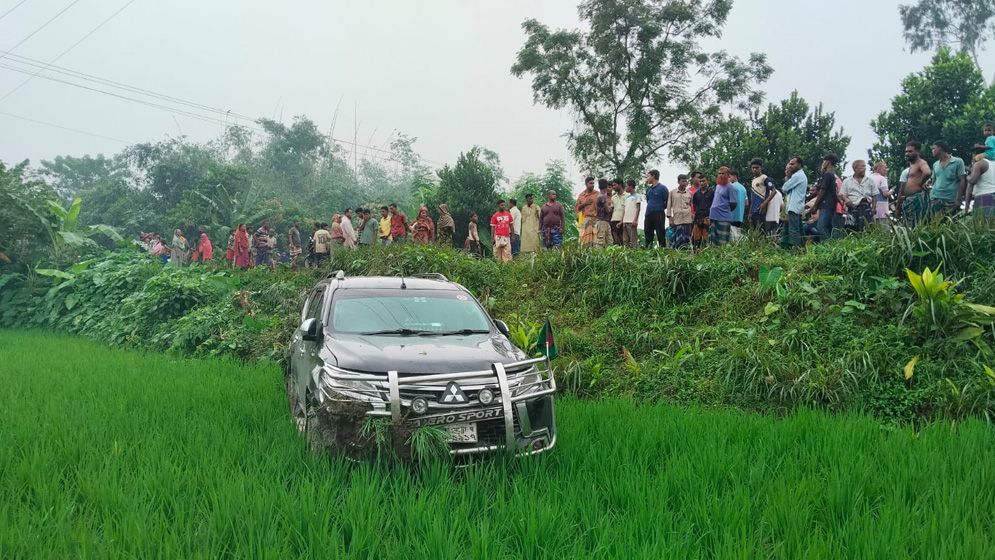 সরকারি সফরে যাওয়ার পথে বগুড়ায় দুর্ঘটনার কবলে জনপ্রশাসন প্রতিমন্ত্রী