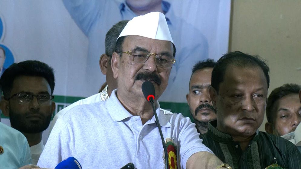 অর্থনৈতিক গতিশীলতাসহ সব সমস্যা সমাধানে প্রধানমন্ত্রী সফল হবেন: গয়েশ্বর চন্দ্র রায়