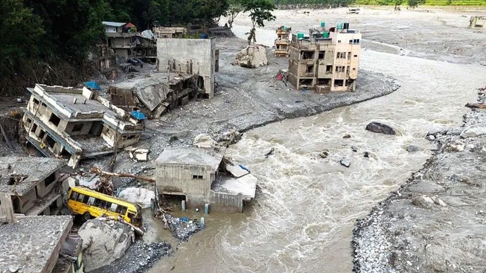 নেপাল-তিব্বত সীমান্তে ভয়াবহ দুর্যোগে প্রাণহানি বেড়ে ১ হাজার ৩৬৫ জন