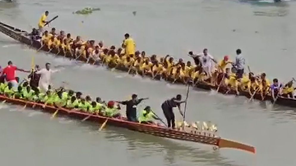 ভাঙ্গার ঝালডাঙ্গা বিলে নৌকা বাইচ অনুষ্ঠিত