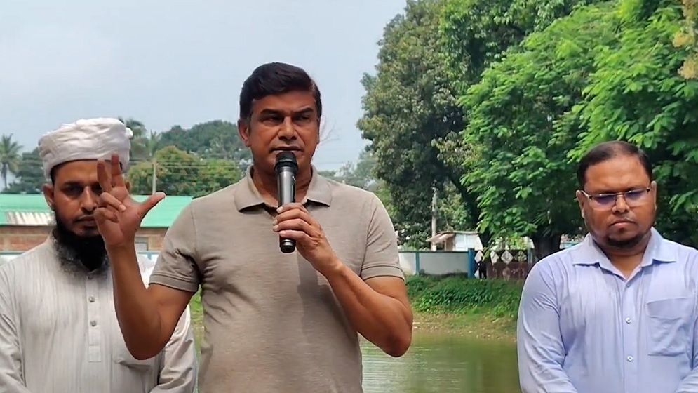 সংকটের মধ্যে হাজার হাজার লিটার তেল পুড়িয়ে লংমার্চ অযৌক্তিক: পানিসম্পদ প্রতিমন্ত্রী