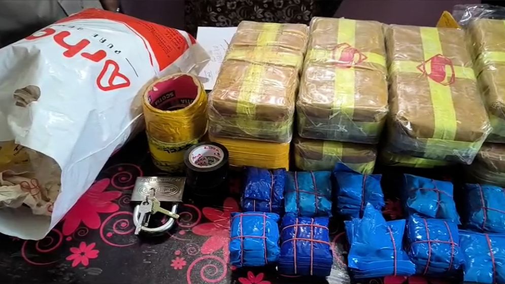 কক্সবাজারে ৯০ হাজার ইয়াবা ও নগদ ৩৬ লাখ টাকাসহ আটক ৩