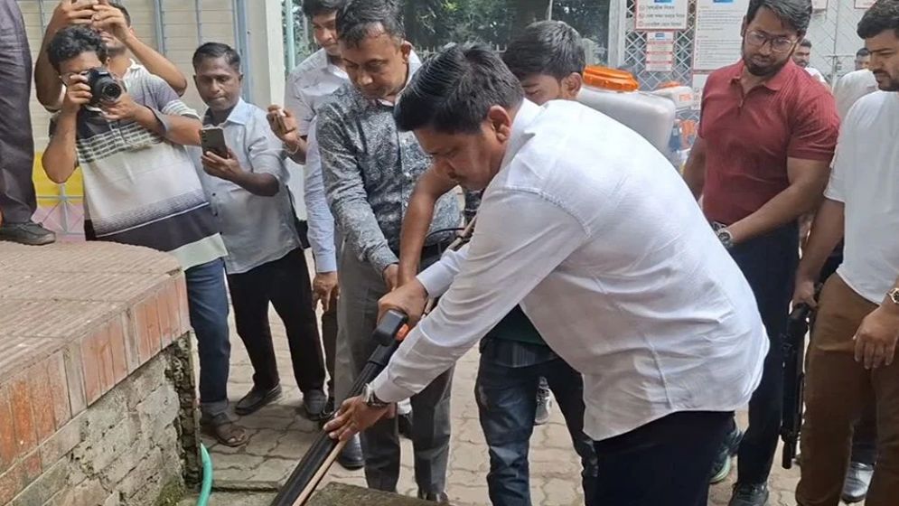 গাজীপুরে বিটিআই প্রয়োগে মশার লার্ভা ধ্বংসের বিশেষ অভিযান শুরু
