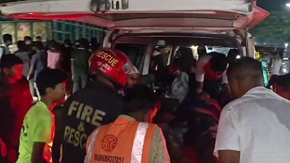 পাবনায় সড়ক দুর্ঘটনায় ছেলের বিয়ের আগের দিন মা-বাবা নিহত