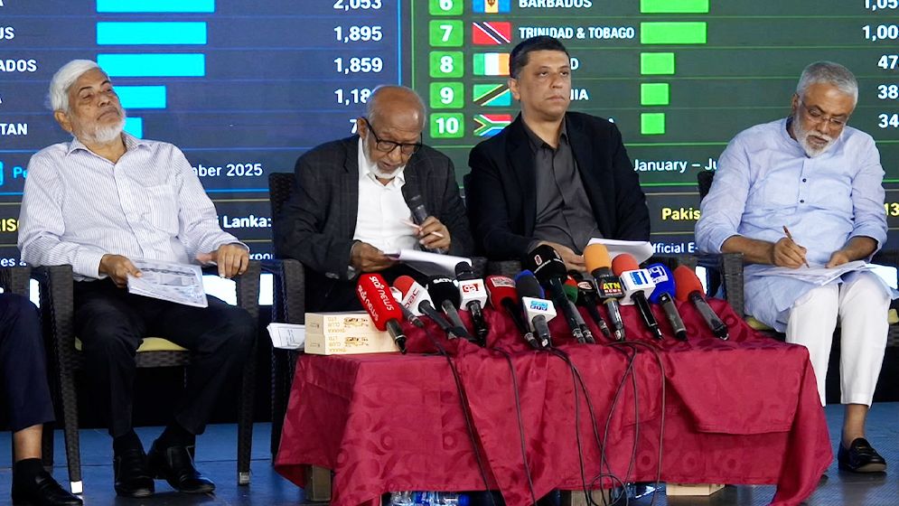 ব্যবহৃত ইলেকট্রিক গাড়ি আমদানির অনুমতি চেয়ে সংবাদ সম্মেলন