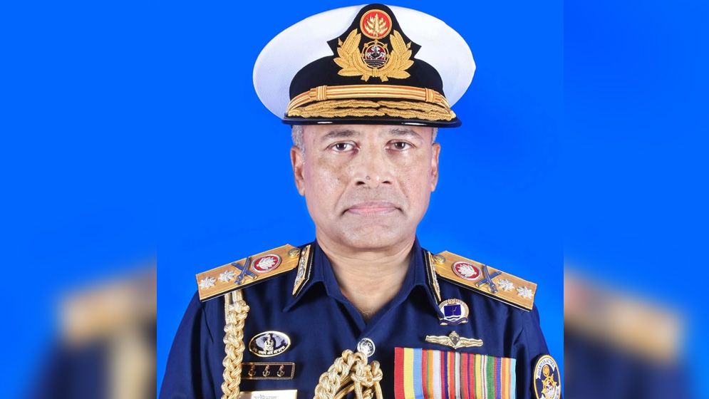 কোস্ট গার্ডের ডিজি হিসেবে দায়িত্ব গ্রহণ করলেন রিয়ার এডমিরাল মঈনুল হাসান